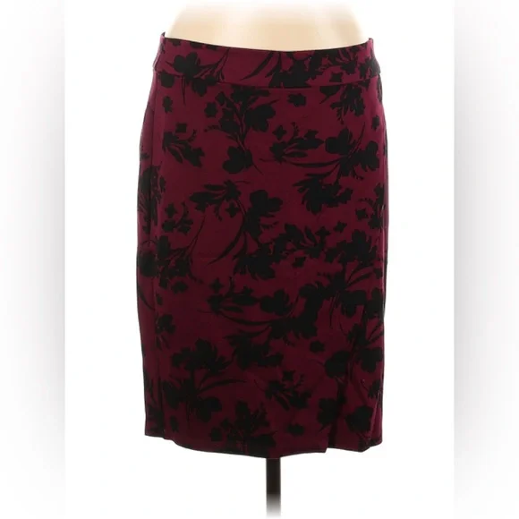 ⭐️ Liz Claiborne Pencil Skirt - Picture 8 of 8